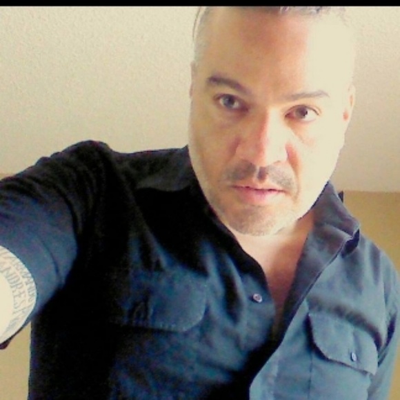 Meet your Posher, Luis - Picture 2 of 4